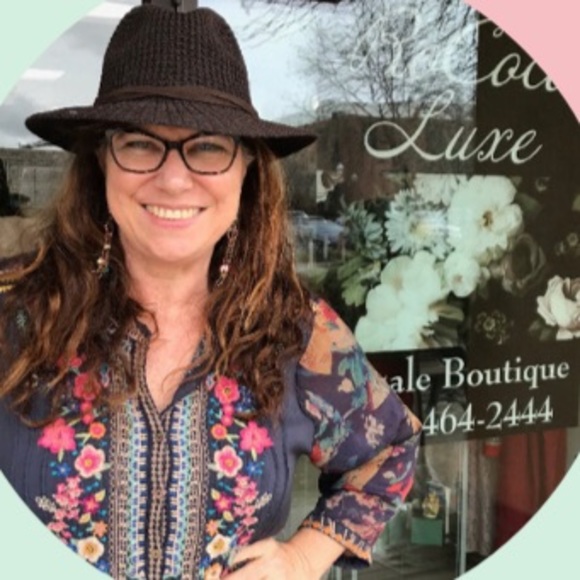 Meet your Posher, Lanee - Picture 1 of 1